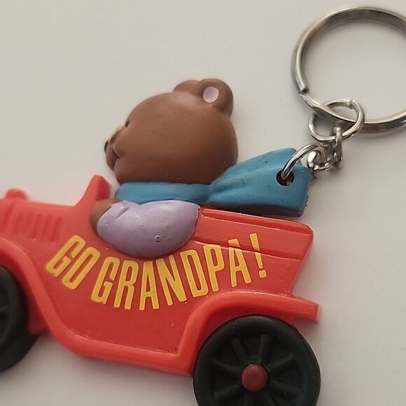 AVON Vintage Cause You're Special Key Chain "GO GRANDPA!" - Picture 2 of 4